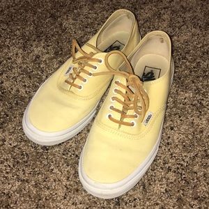 Vintage yellow vans 🌻
